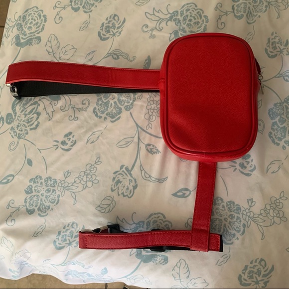 Red bag - Picture 1 of 3